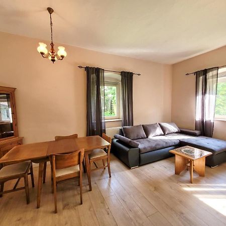 Pferdegut Schloss Treffen Apartments Gortschach  Bagian luar foto