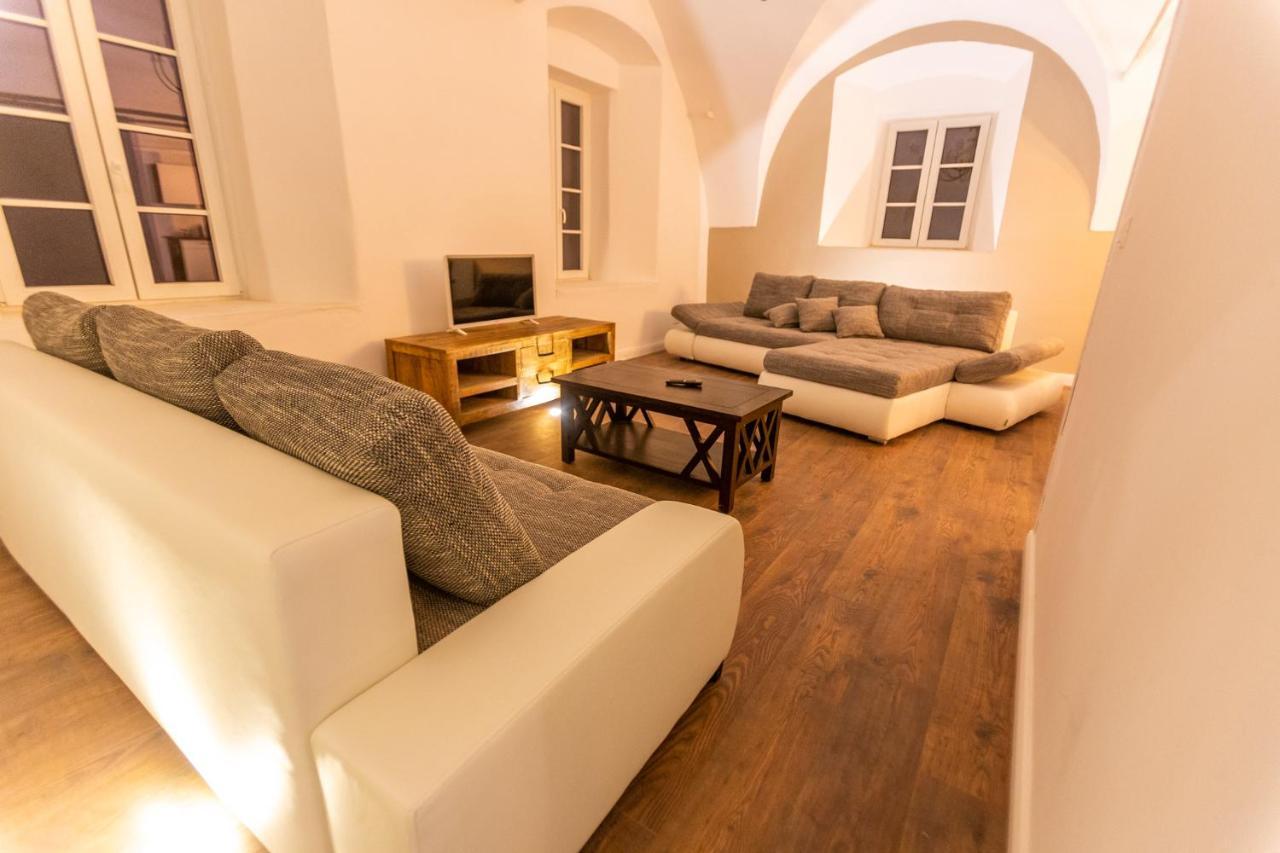 Pferdegut Schloss Treffen Apartments Gortschach  Bagian luar foto