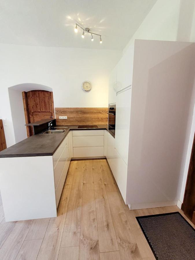 Pferdegut Schloss Treffen Apartments Gortschach  Bagian luar foto