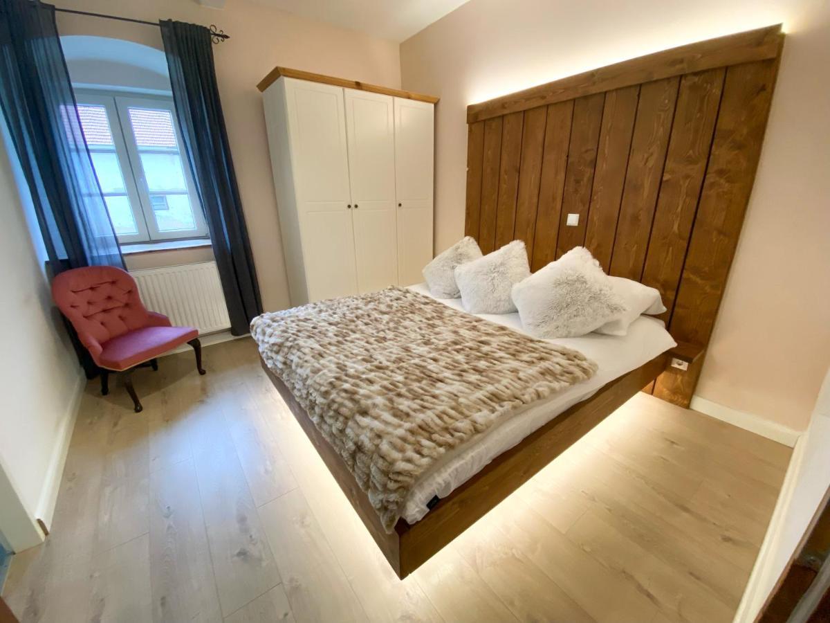Pferdegut Schloss Treffen Apartments Gortschach  Bagian luar foto